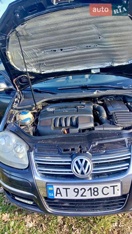 Седан Volkswagen Jetta 2006 в Надворной