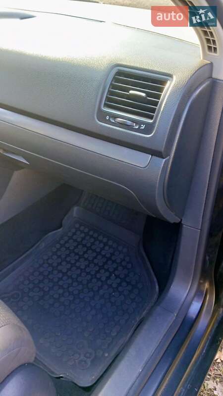 Седан Volkswagen Jetta 2006 в Надворной