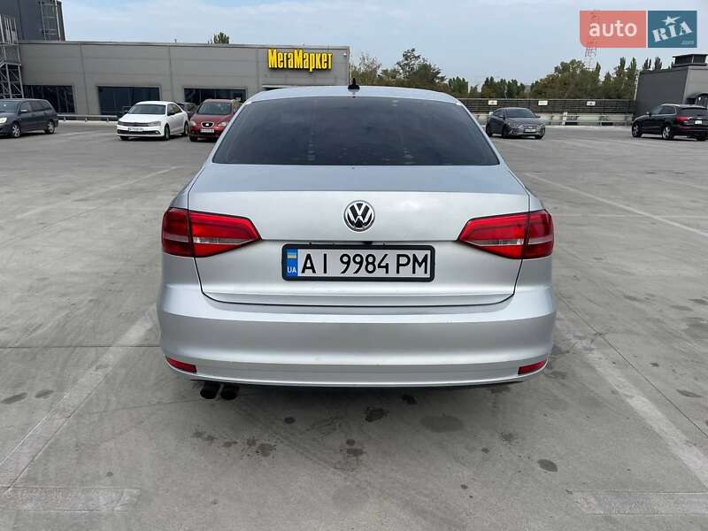 Седан Volkswagen Jetta 2015 в Києві