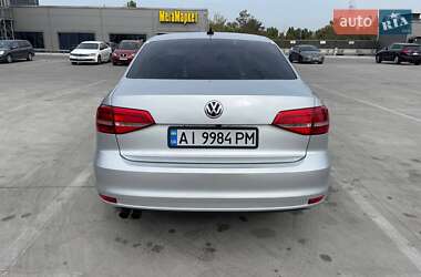 Седан Volkswagen Jetta 2015 в 