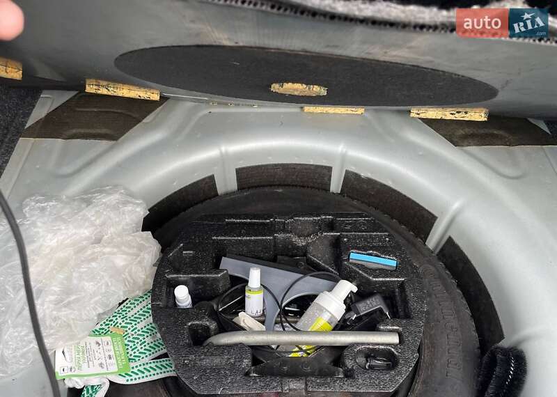 Седан Volkswagen Jetta 2015 в Києві