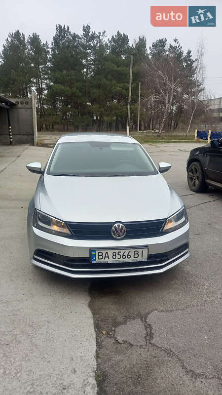 Седан Volkswagen Jetta 2016 в 