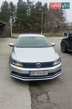 Седан Volkswagen Jetta 2016 в 