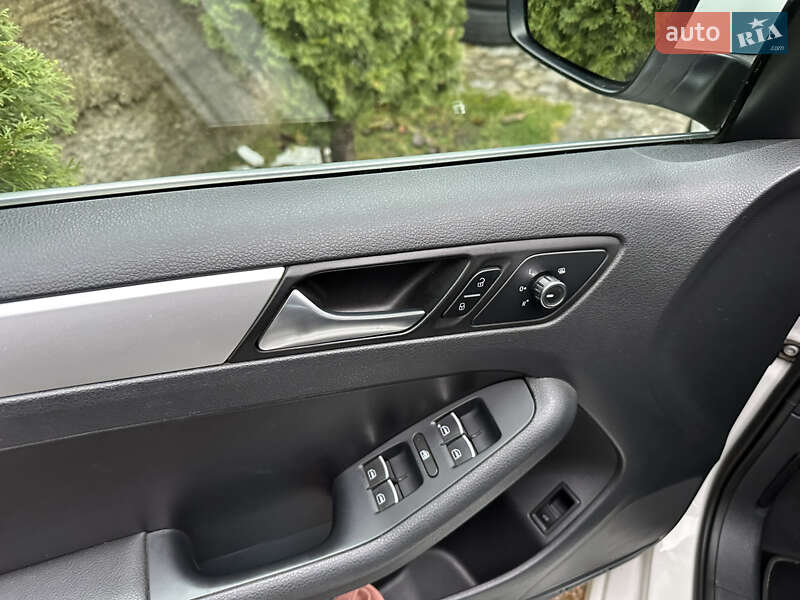 Седан Volkswagen Jetta 2012 в Вінниці