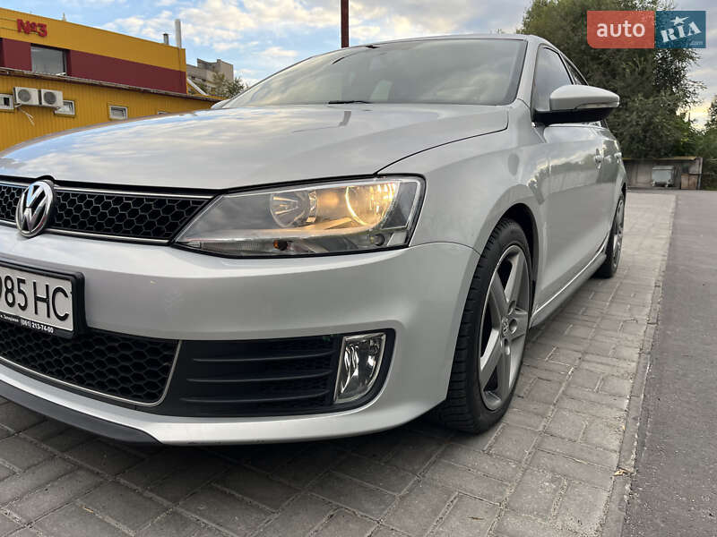 Седан Volkswagen Jetta 2012 в Запоріжжі