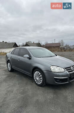 Седан Volkswagen Jetta 2009 в Сарнах