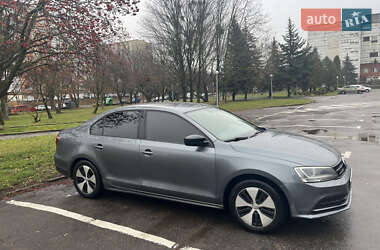 Седан Volkswagen Jetta 2015 в Рівному