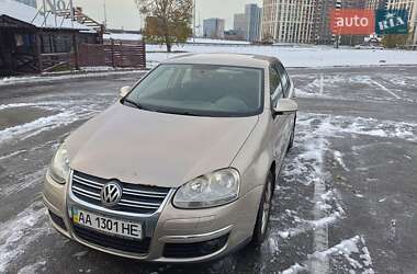 Седан Volkswagen Jetta 2009 в Києві