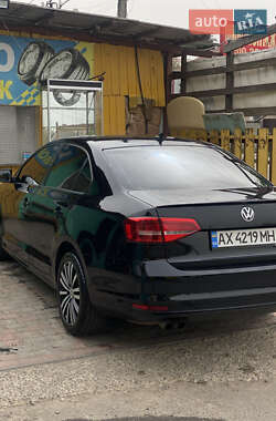 Седан Volkswagen Jetta 2015 в Харкові