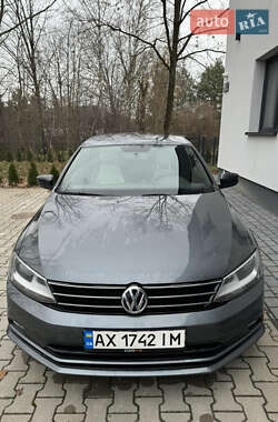 Седан Volkswagen Jetta 2015 в 