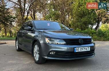 Седан Volkswagen Jetta 2015 в Львові