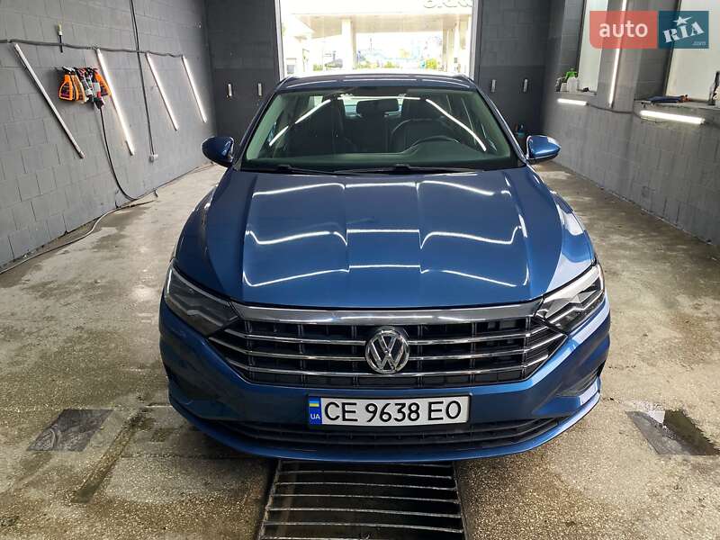 Седан Volkswagen Jetta 2020 в Чернівцях