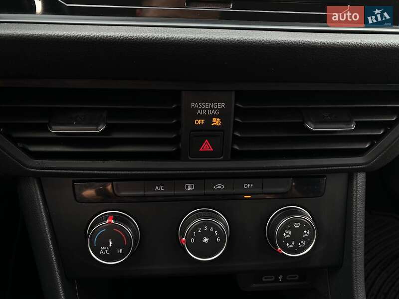 Седан Volkswagen Jetta 2020 в Чернівцях