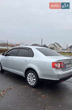 Седан Volkswagen Jetta 2010 в Береговому