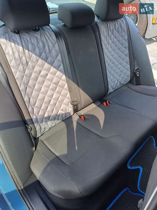 Седан Volkswagen Jetta 2014 в Львове