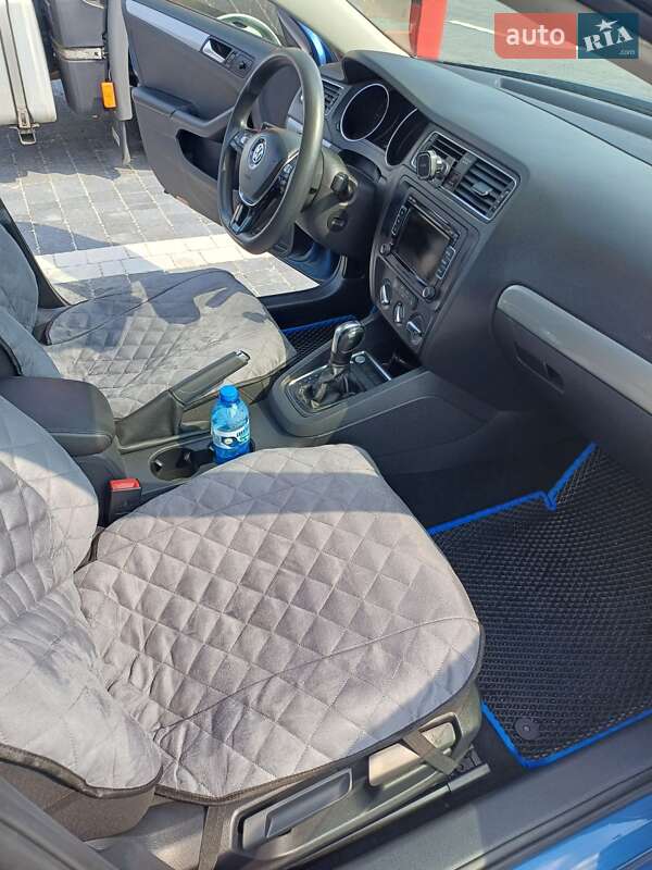 Седан Volkswagen Jetta 2014 в Львове