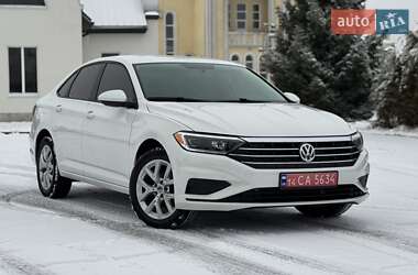 Седан Volkswagen Jetta 2019 в Львові