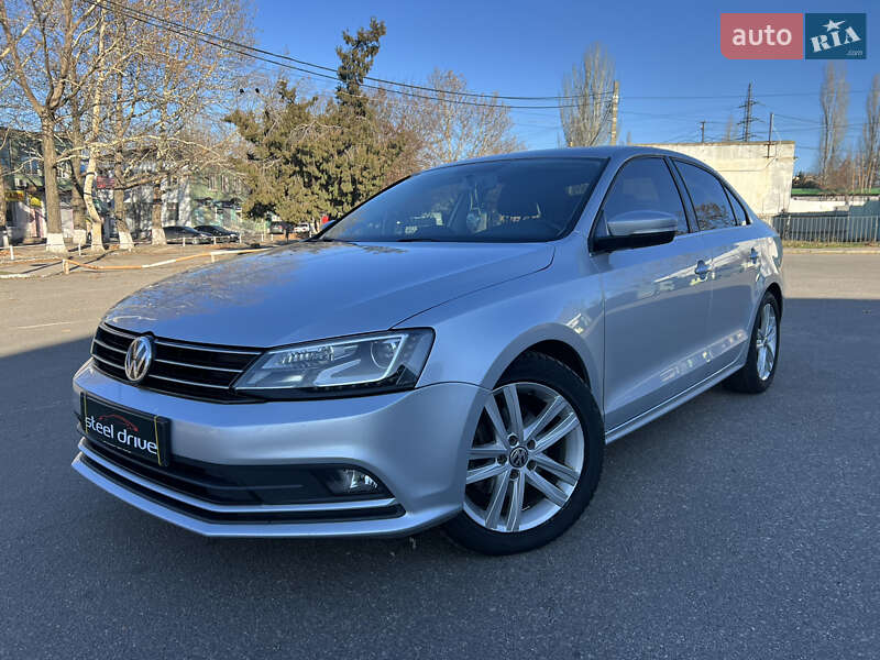 Седан Volkswagen Jetta 2015 в Николаеве