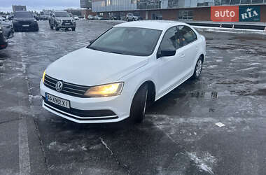 Седан Volkswagen Jetta 2015 в Києві