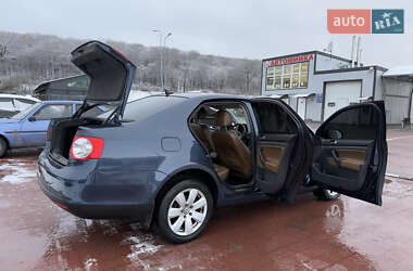 Седан Volkswagen Jetta 2006 в Теребовле