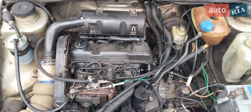 Седан Volkswagen Jetta 1985 в Львові