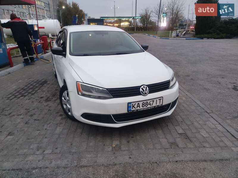 Седан Volkswagen Jetta 2014 в Дніпрі