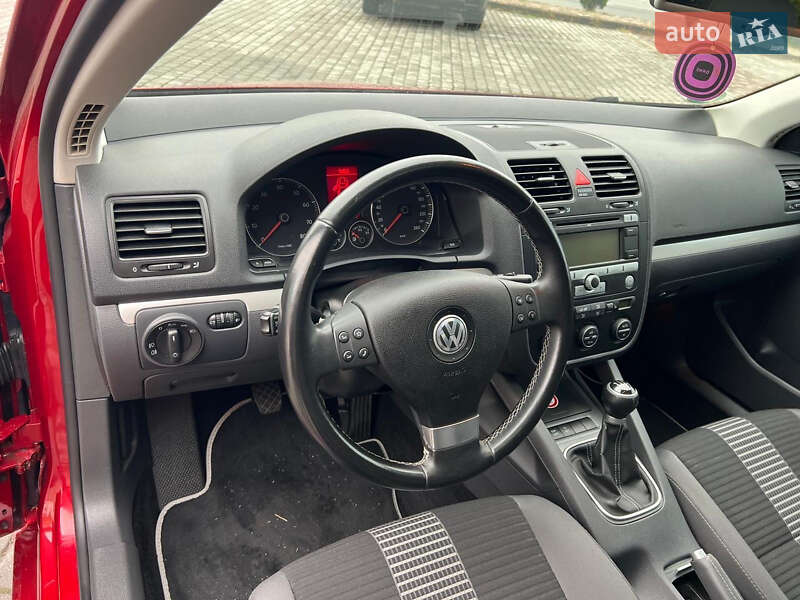Седан Volkswagen Jetta 2008 в Іршаві