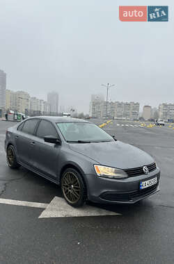 Седан Volkswagen Jetta 2013 в Києві