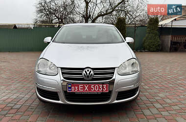 Седан Volkswagen Jetta 2006 в Хоролі