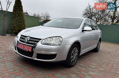 Седан Volkswagen Jetta 2006 в Хороле