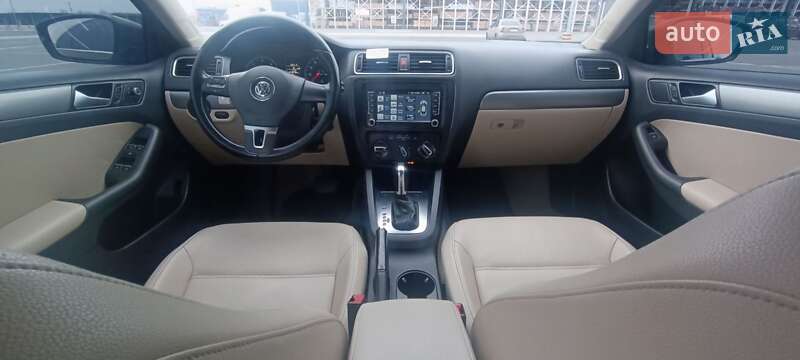 Седан Volkswagen Jetta 2014 в Новомосковске