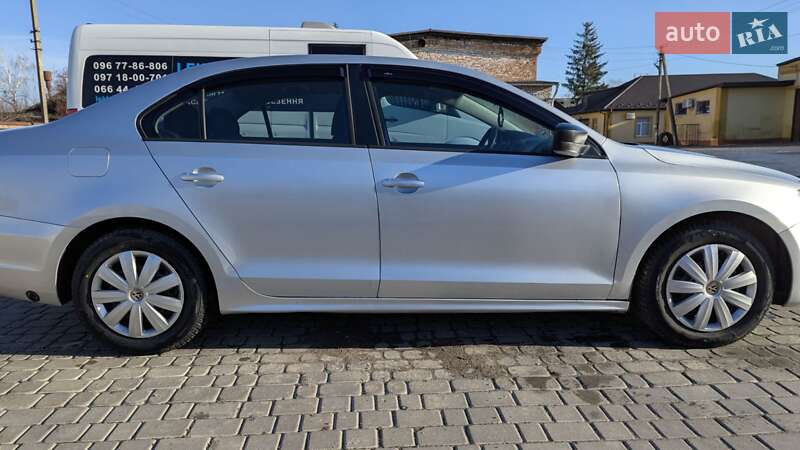 Седан Volkswagen Jetta 2012 в Іллінцях