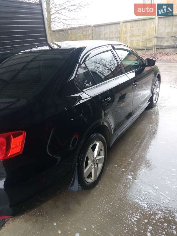 Седан Volkswagen Jetta 2013 в Пирятине