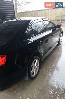 Седан Volkswagen Jetta 2013 в 