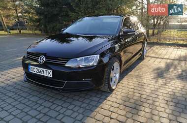 Седан Volkswagen Jetta 2014 в Львові