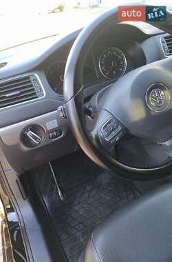 Седан Volkswagen Jetta 2014 в Львове