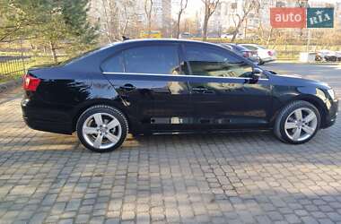 Седан Volkswagen Jetta 2014 в Львове