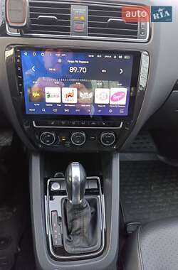 Седан Volkswagen Jetta 2015 в Дніпрі