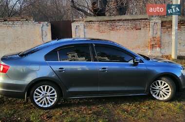 Седан Volkswagen Jetta 2012 в Полтаві