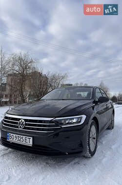 Седан Volkswagen Jetta 2020 в Львові