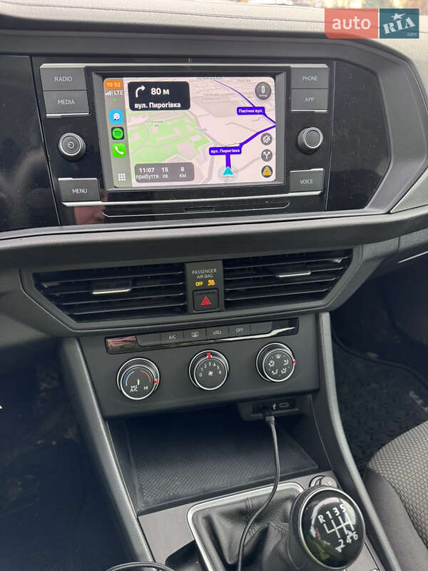 Седан Volkswagen Jetta 2020 в Львове