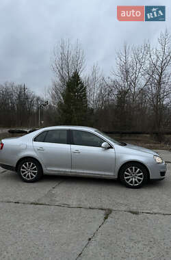 Седан Volkswagen Jetta 2009 в Чернігові