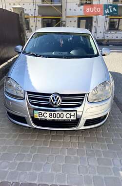 Седан Volkswagen Jetta 2010 в Львові