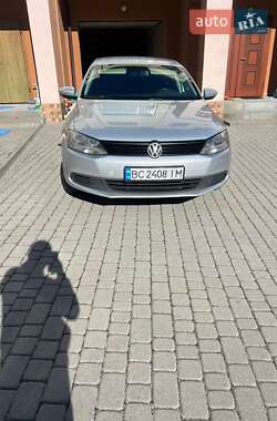 Седан Volkswagen Jetta 2014 в Львові