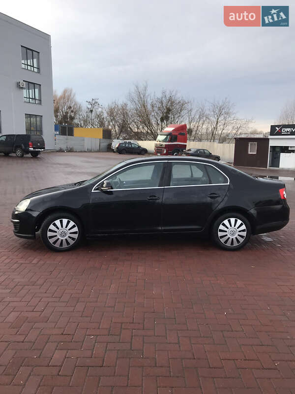 Седан Volkswagen Jetta 2007 в Рівному