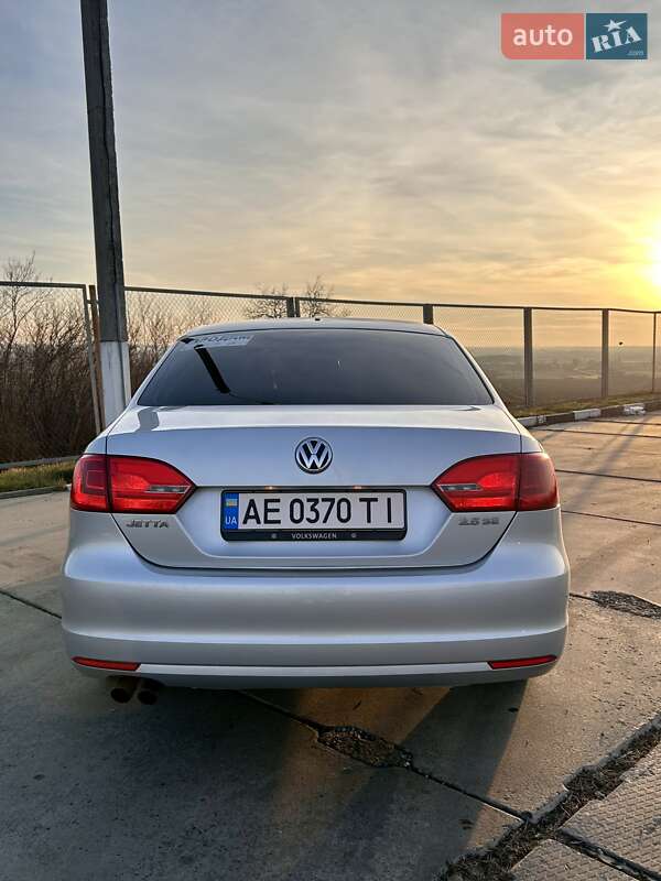 Седан Volkswagen Jetta 2013 в Новомосковске
