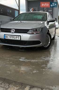 Седан Volkswagen Jetta 2011 в Львові