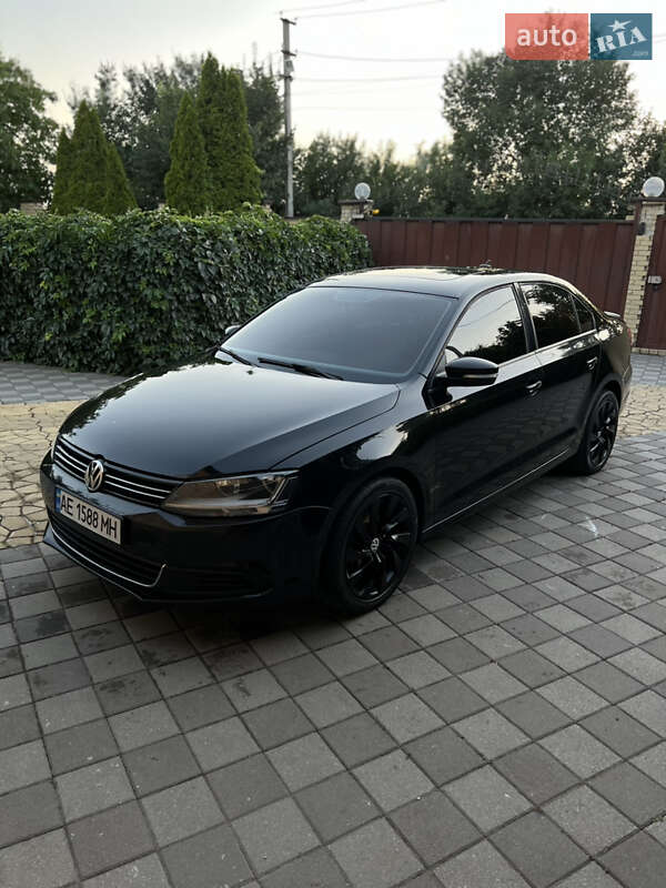 Седан Volkswagen Jetta 2011 в Днепре