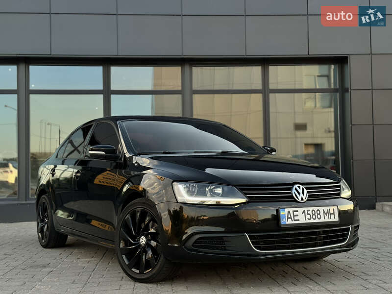 Седан Volkswagen Jetta 2011 в Днепре