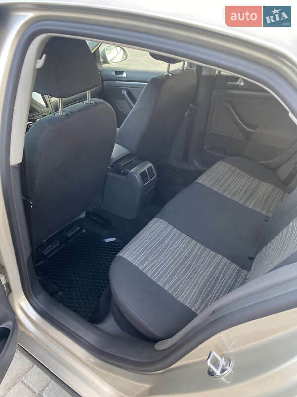 Седан Volkswagen Jetta 2006 в Одесі